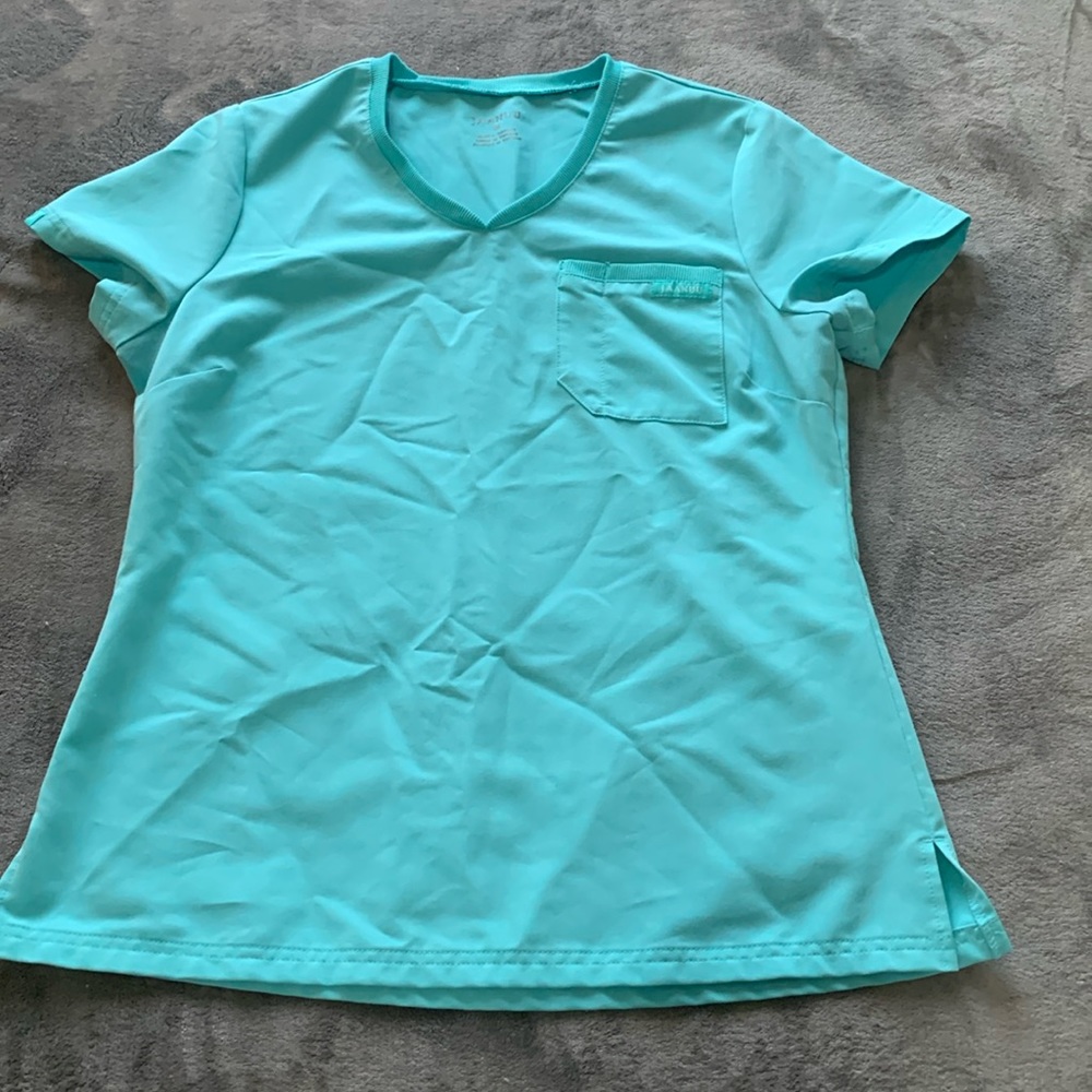 Jaanuu Scrub Top